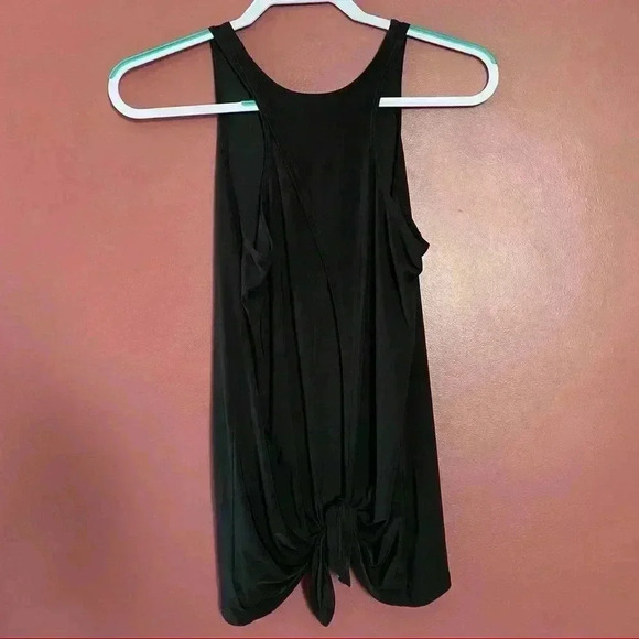 Onzie Black Tank - Picture 7 of 8